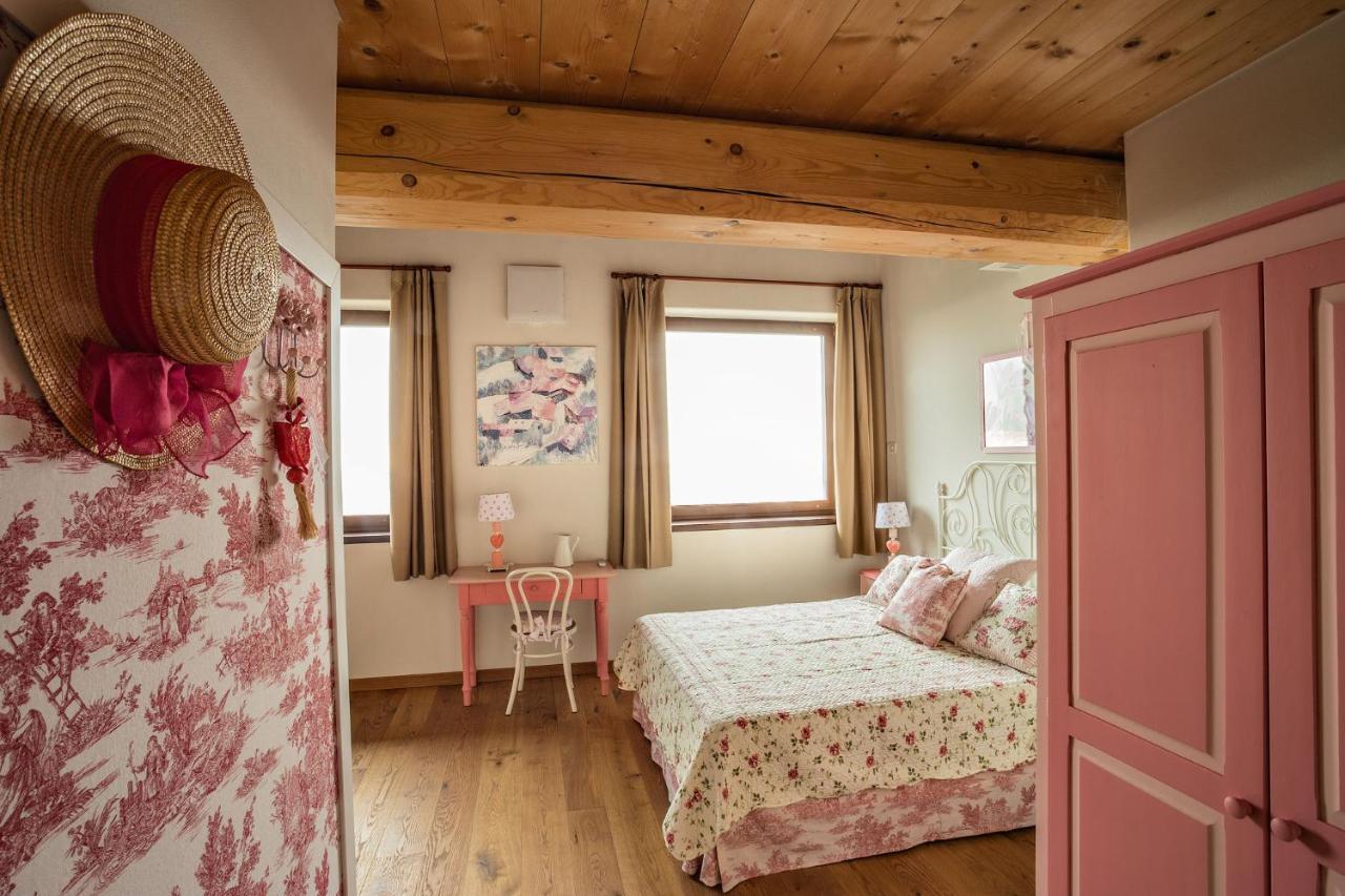 Agriturismo San Genesio Rovagnate Eksteriør bilde