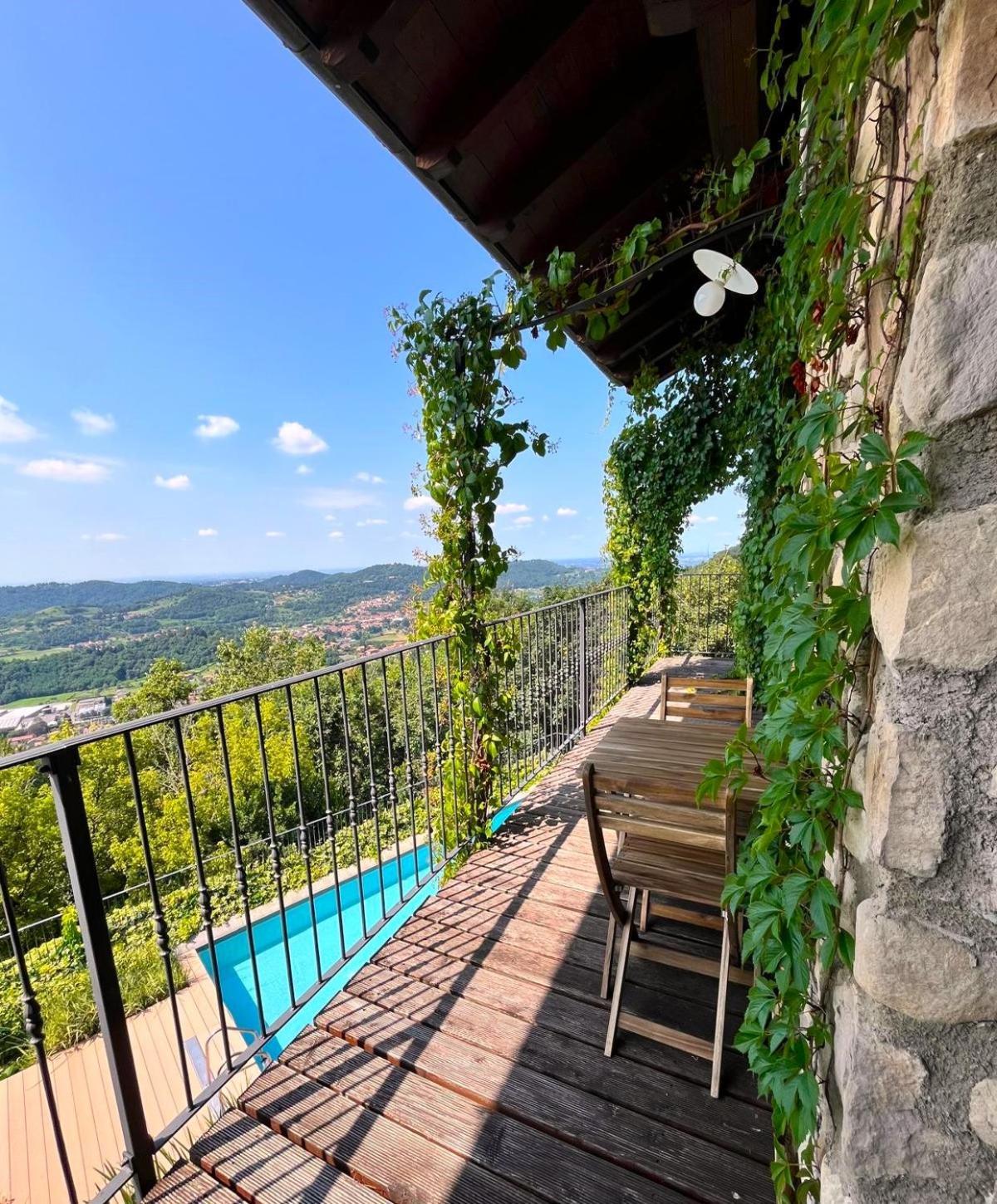 Agriturismo San Genesio Rovagnate Eksteriør bilde