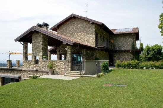 Agriturismo San Genesio Rovagnate Eksteriør bilde